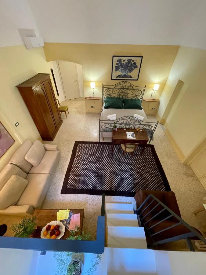 4 Balconi Rooms- Dimora Arditi B&B Lecce Eksteriør billede