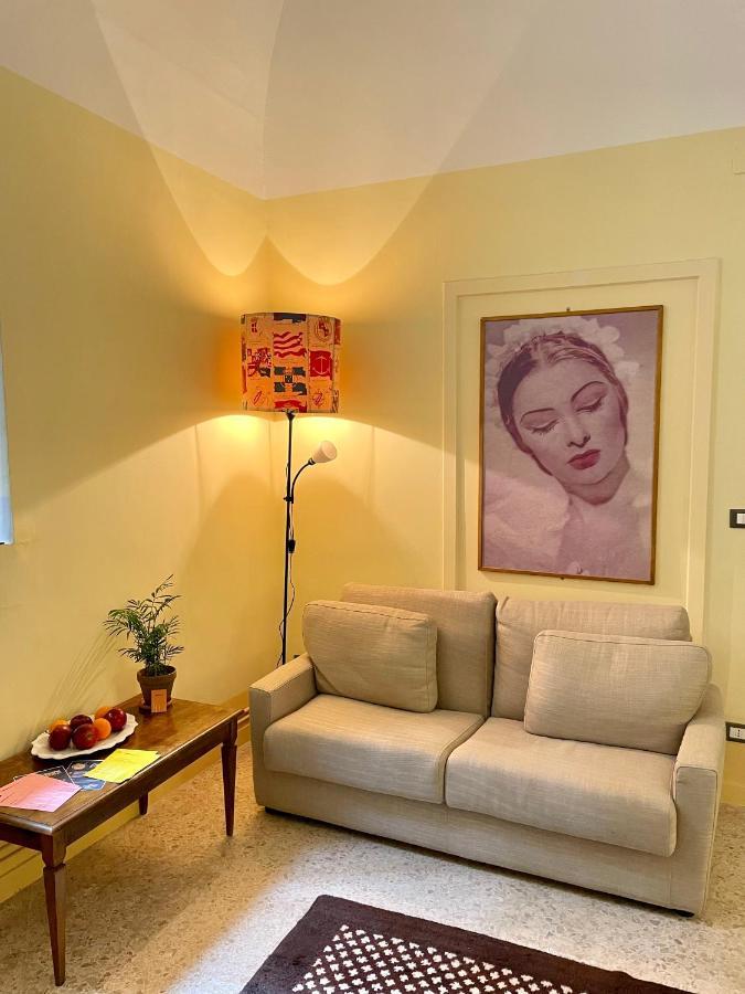 4 Balconi Rooms- Dimora Arditi B&B Lecce Eksteriør billede
