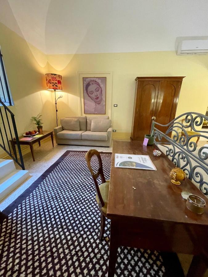 4 Balconi Rooms- Dimora Arditi B&B Lecce Eksteriør billede