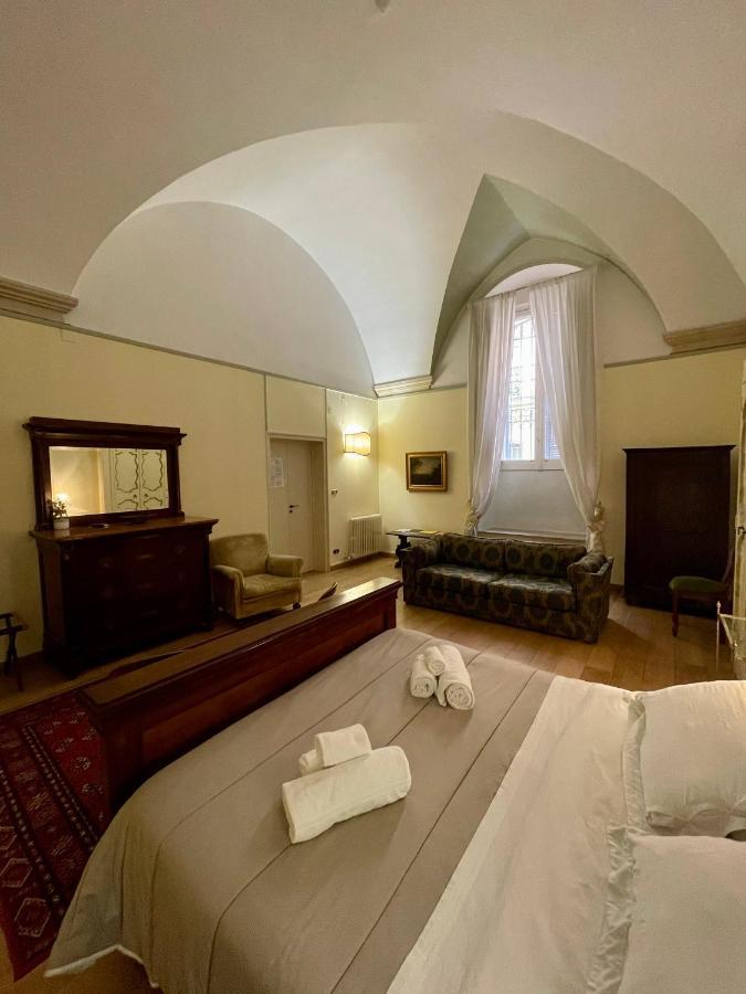 4 Balconi Rooms- Dimora Arditi B&B Lecce Eksteriør billede