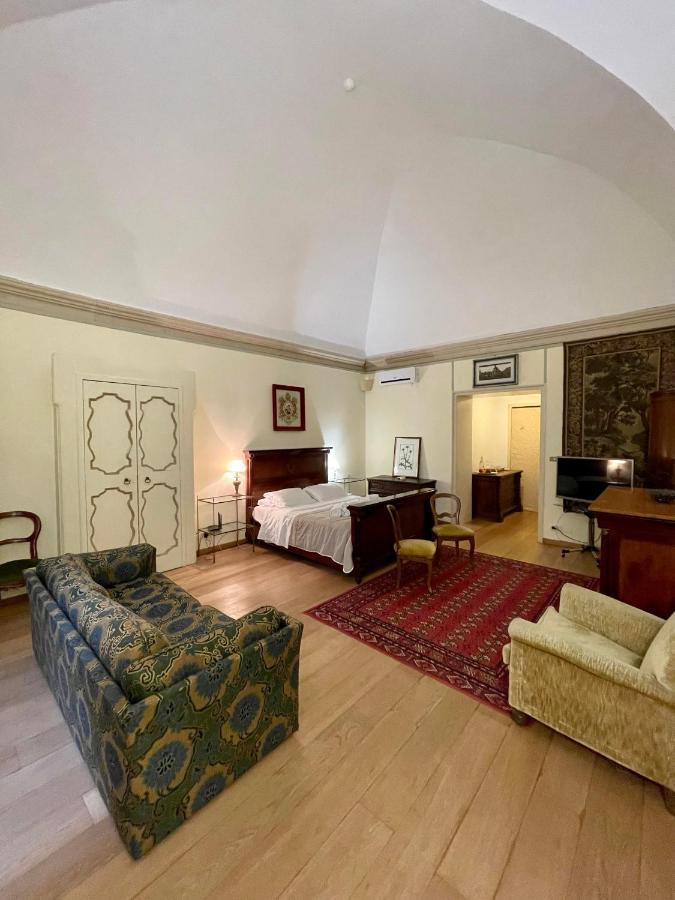 4 Balconi Rooms- Dimora Arditi B&B Lecce Eksteriør billede