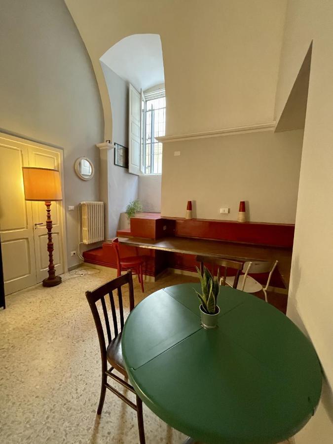 4 Balconi Rooms- Dimora Arditi B&B Lecce Eksteriør billede