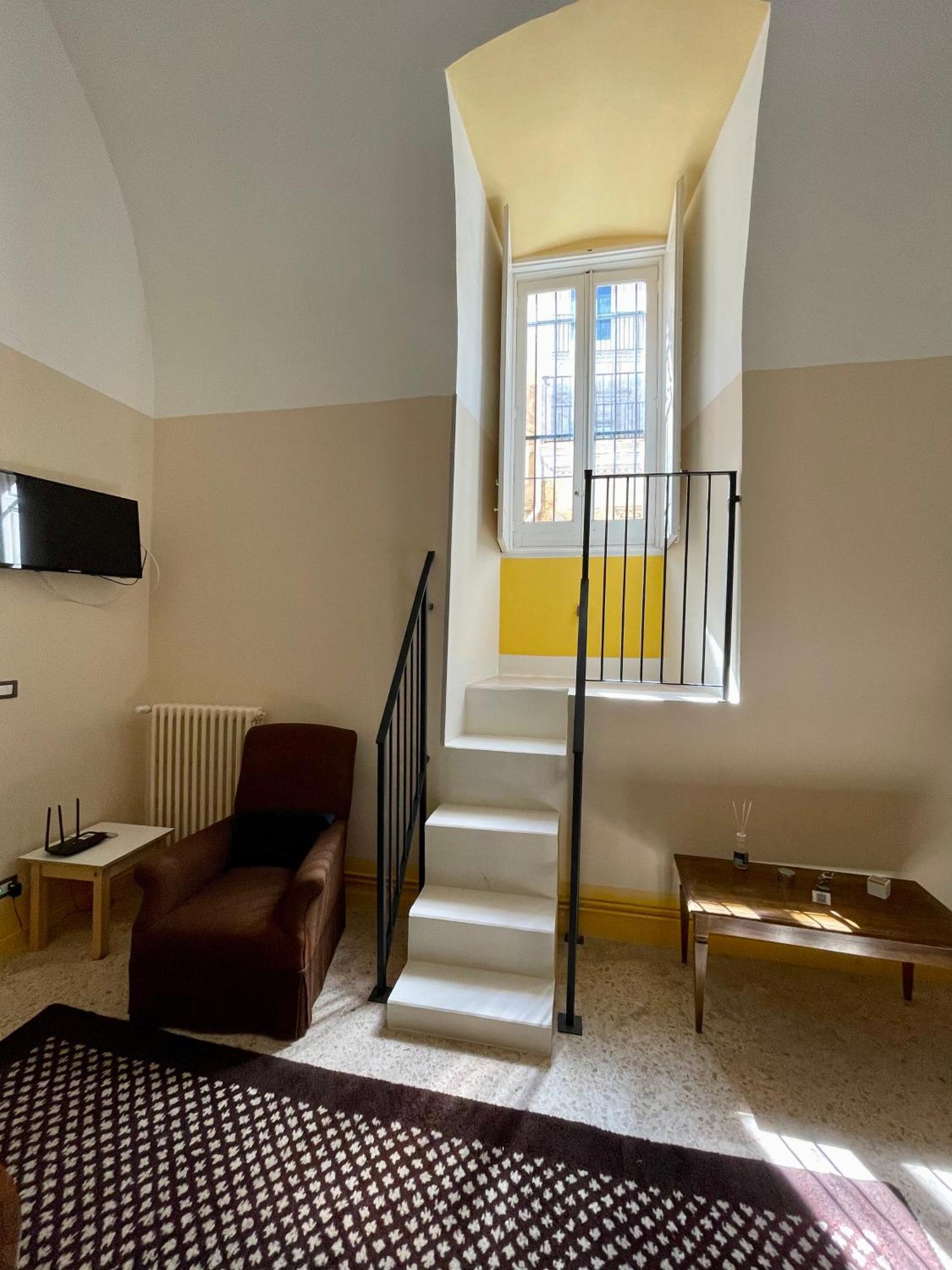 4 Balconi Rooms- Dimora Arditi B&B Lecce Eksteriør billede