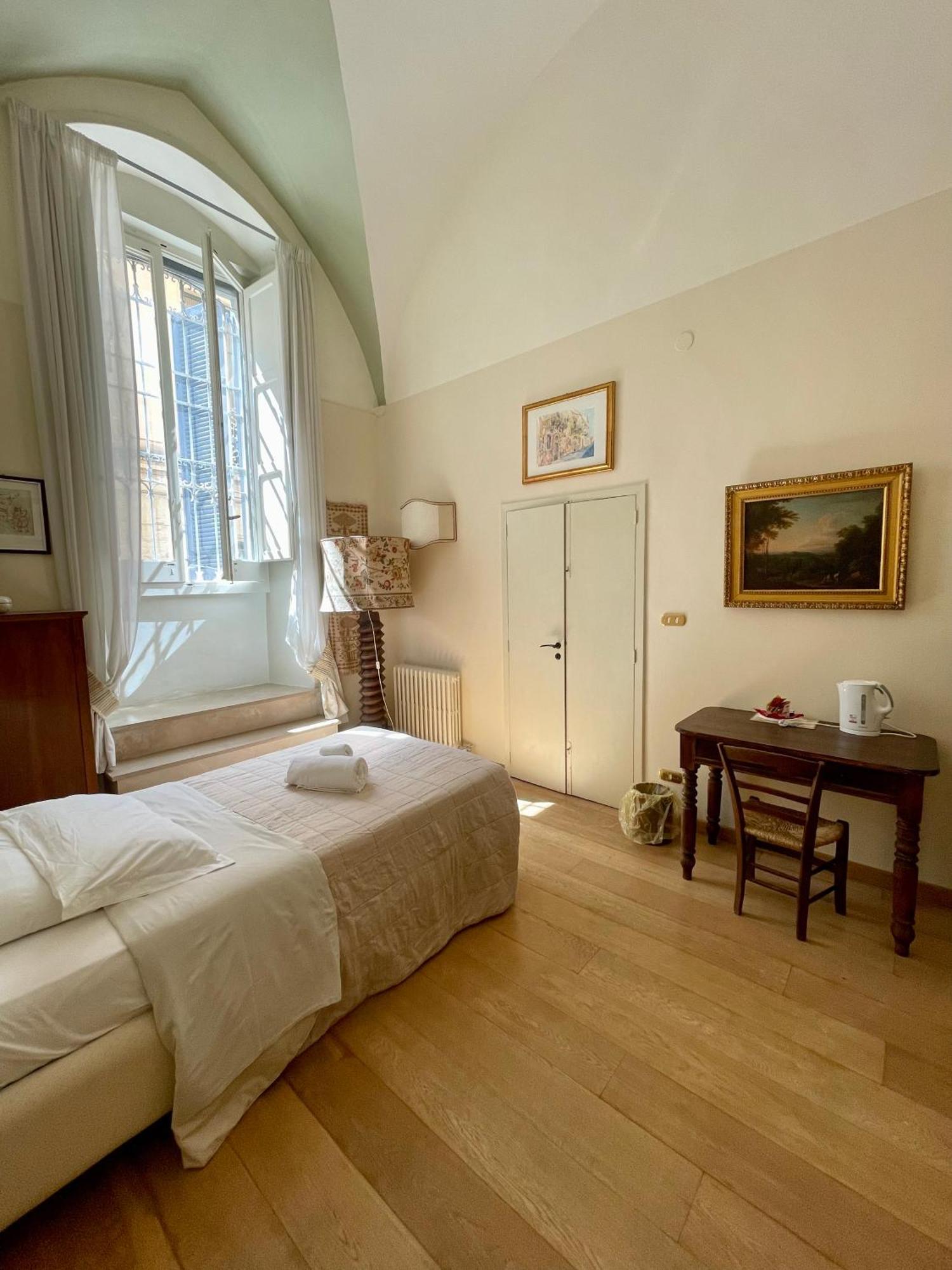 4 Balconi Rooms- Dimora Arditi B&B Lecce Eksteriør billede