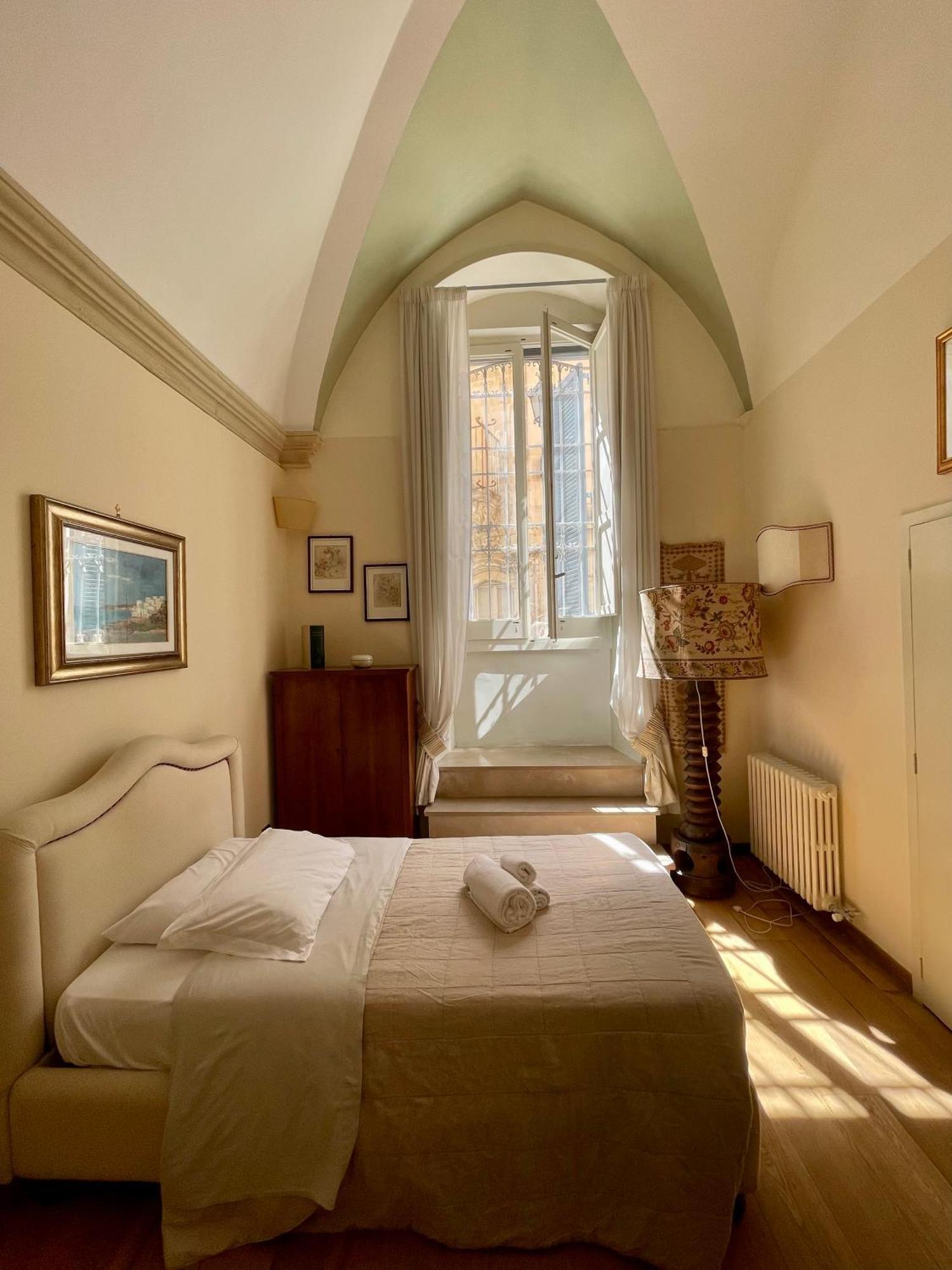 4 Balconi Rooms- Dimora Arditi B&B Lecce Eksteriør billede