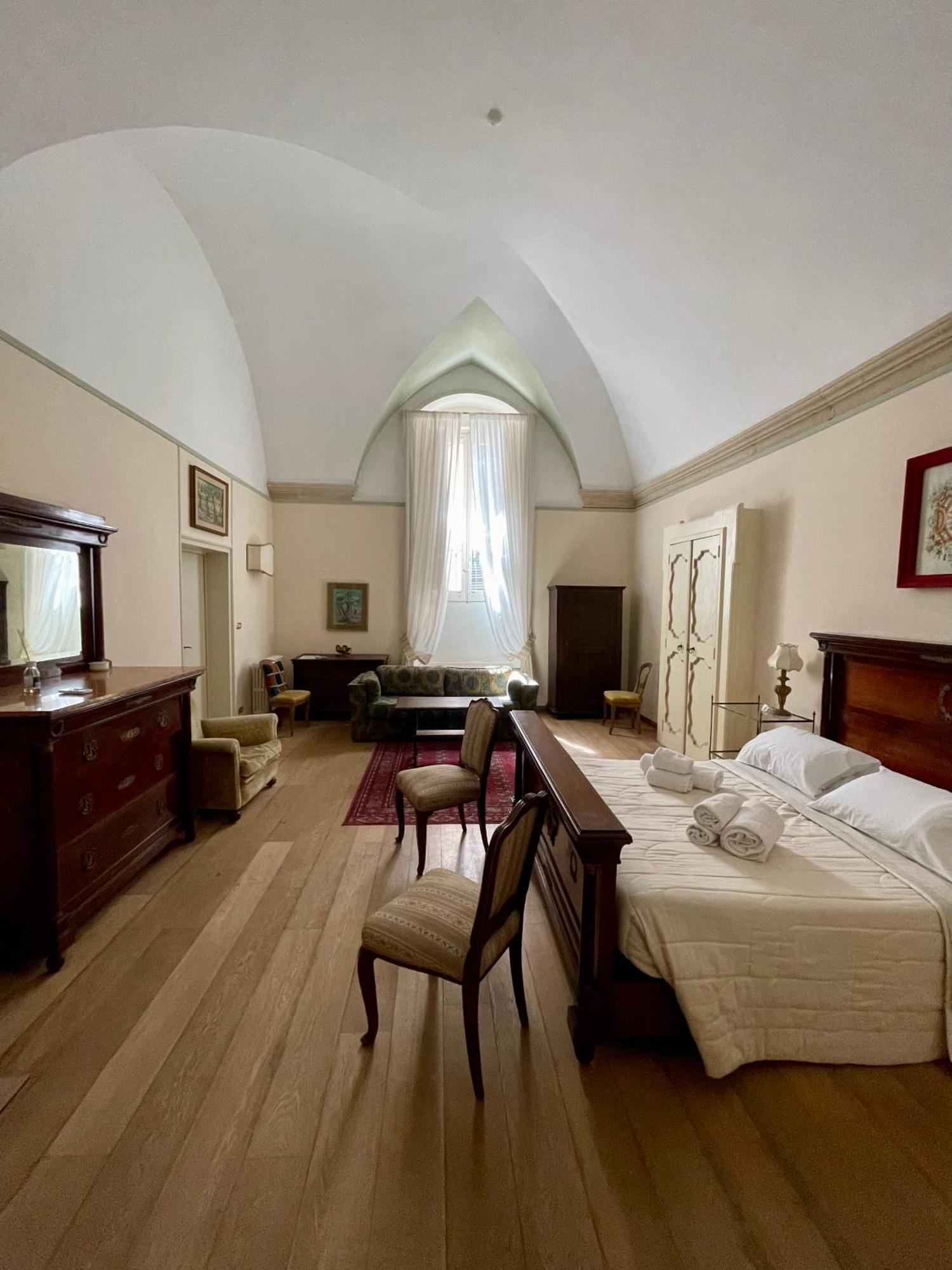 4 Balconi Rooms- Dimora Arditi B&B Lecce Eksteriør billede