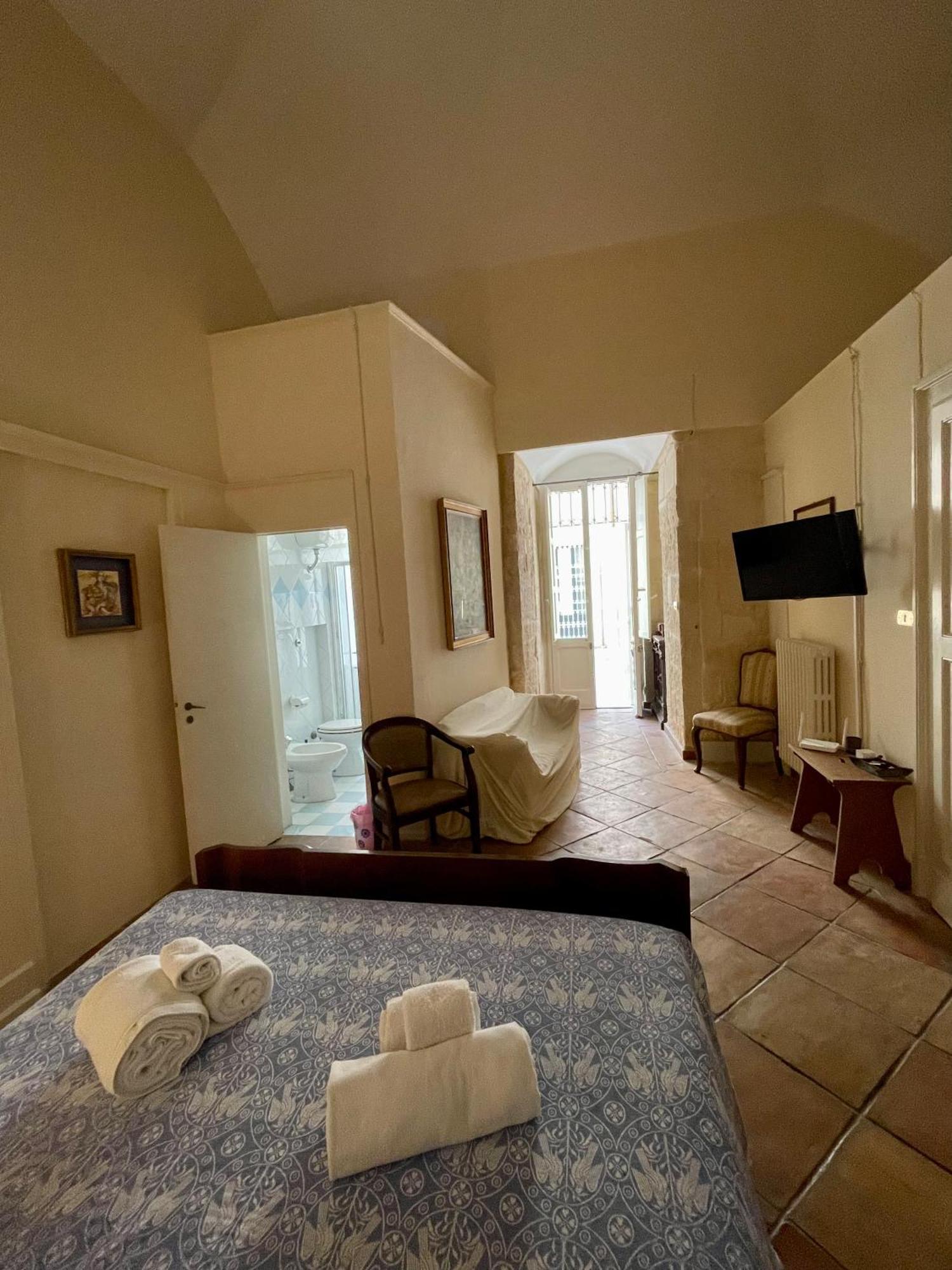 4 Balconi Rooms- Dimora Arditi B&B Lecce Eksteriør billede